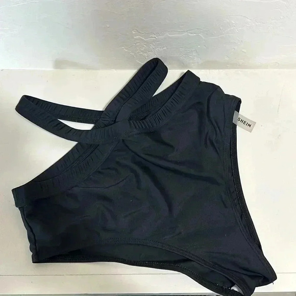 Swimsuit - Picture 7 of 10